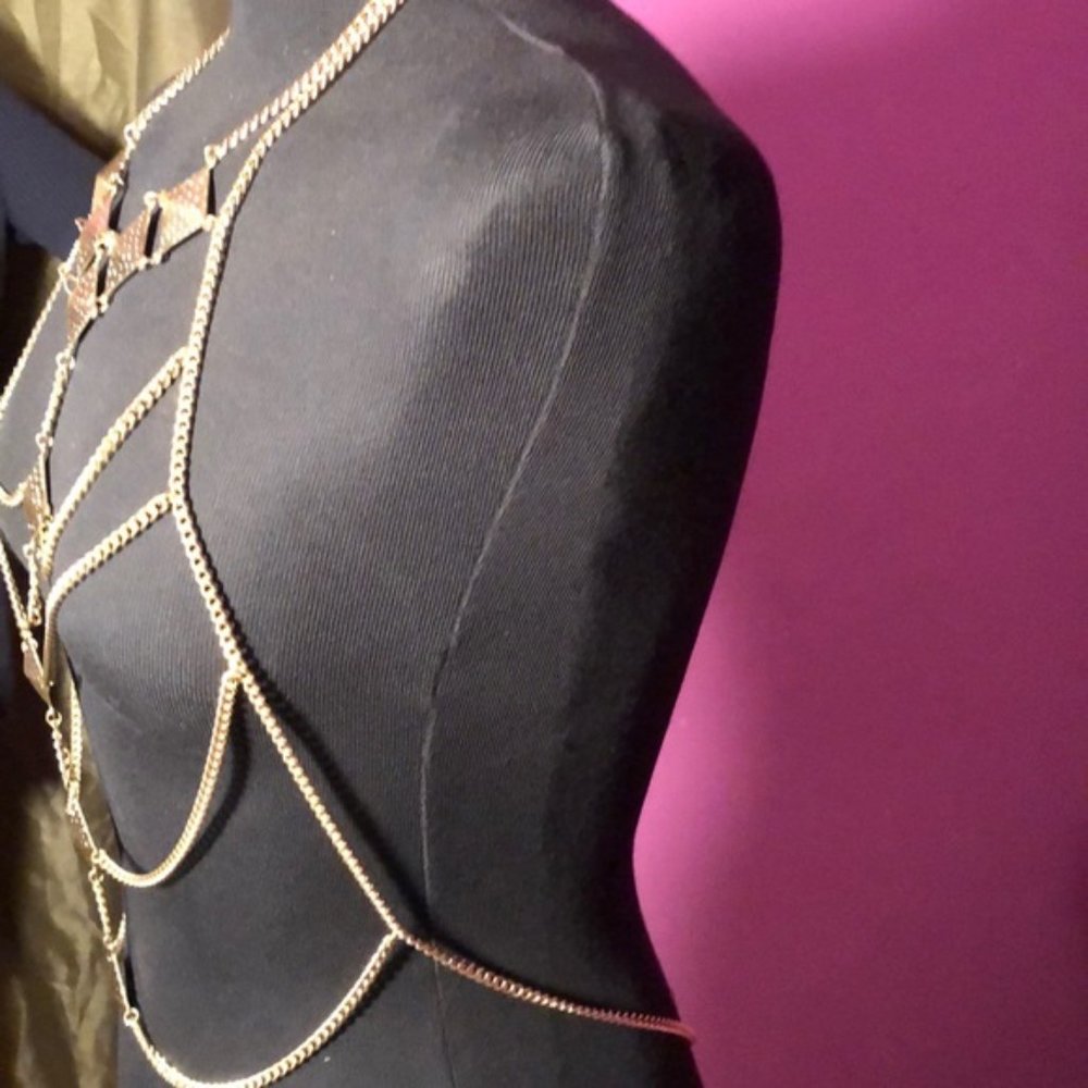 Body Chain - Picture 2 of 3